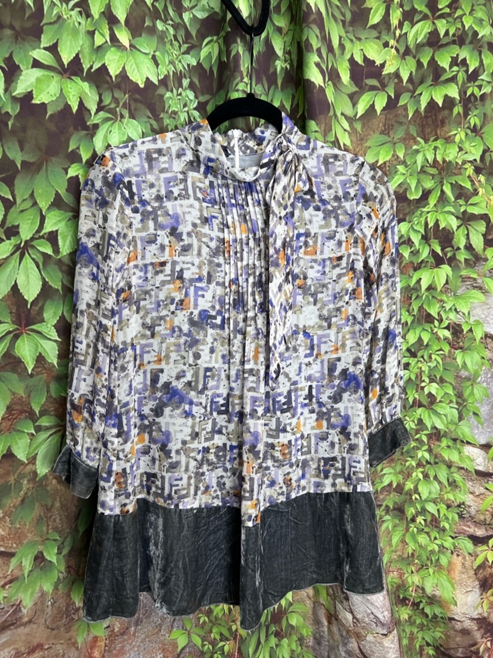 VINTAGE AUTHENTIC FENDI Watercolor Silk Abstract Blouse, XS - Picture 8 of 16